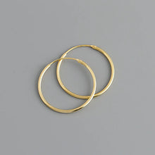 Load image into Gallery viewer, Classic Hoop Earrings - MEDIUM