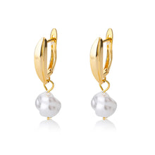 Load image into Gallery viewer, Classic Pearl Drop Earrings