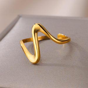 Fluid Wave Ring