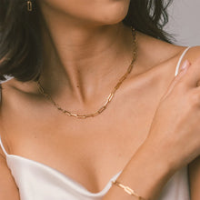 Load image into Gallery viewer, Gold Paperclip Necklace