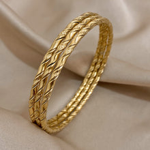 Load image into Gallery viewer, Golden Helix Bracelet