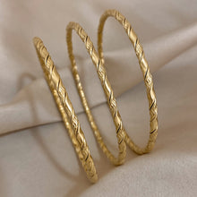 Load image into Gallery viewer, Golden Helix Bracelet